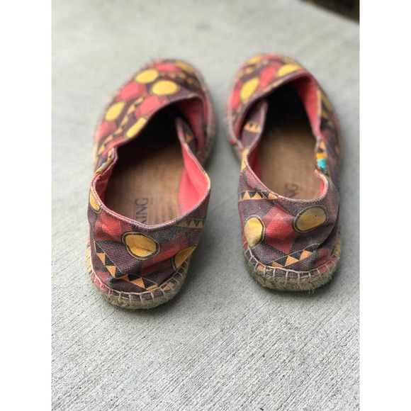 Disney Lion King Ubuntu Shoes - Picture 6 of 9